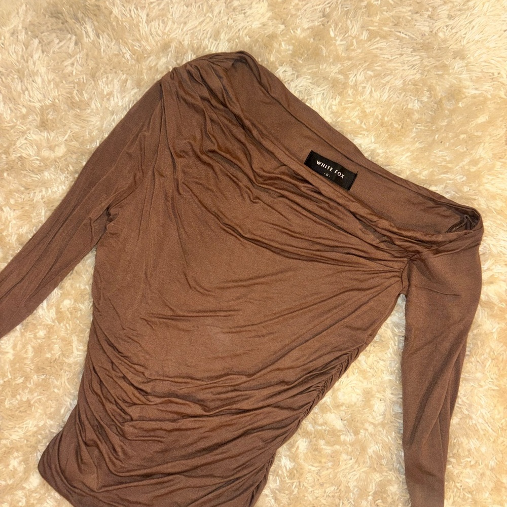 White Fox Chocolate Brown Off-Shoulder Ruched Long Sleeve Top